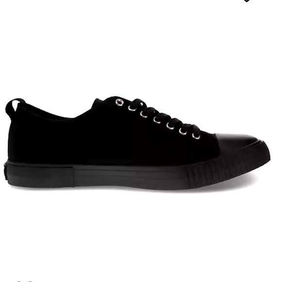 Classic Black Levi’s Men's Sneakers - Picture 1 of 7